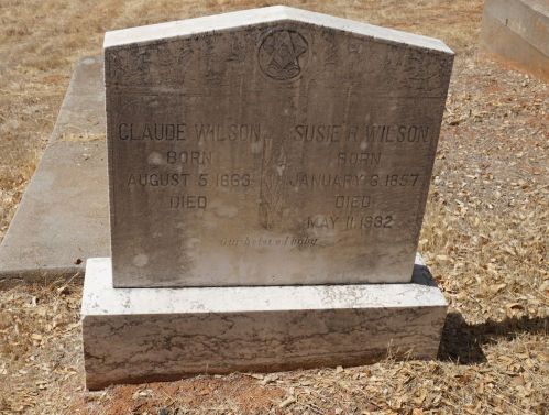 [Picture of Claude Susie Wilson grave]